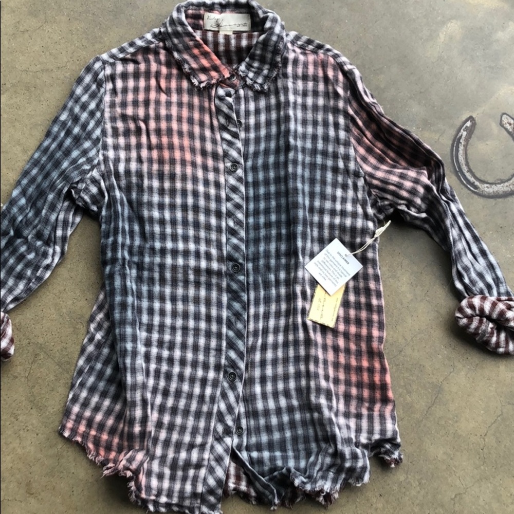 Women’s shirt